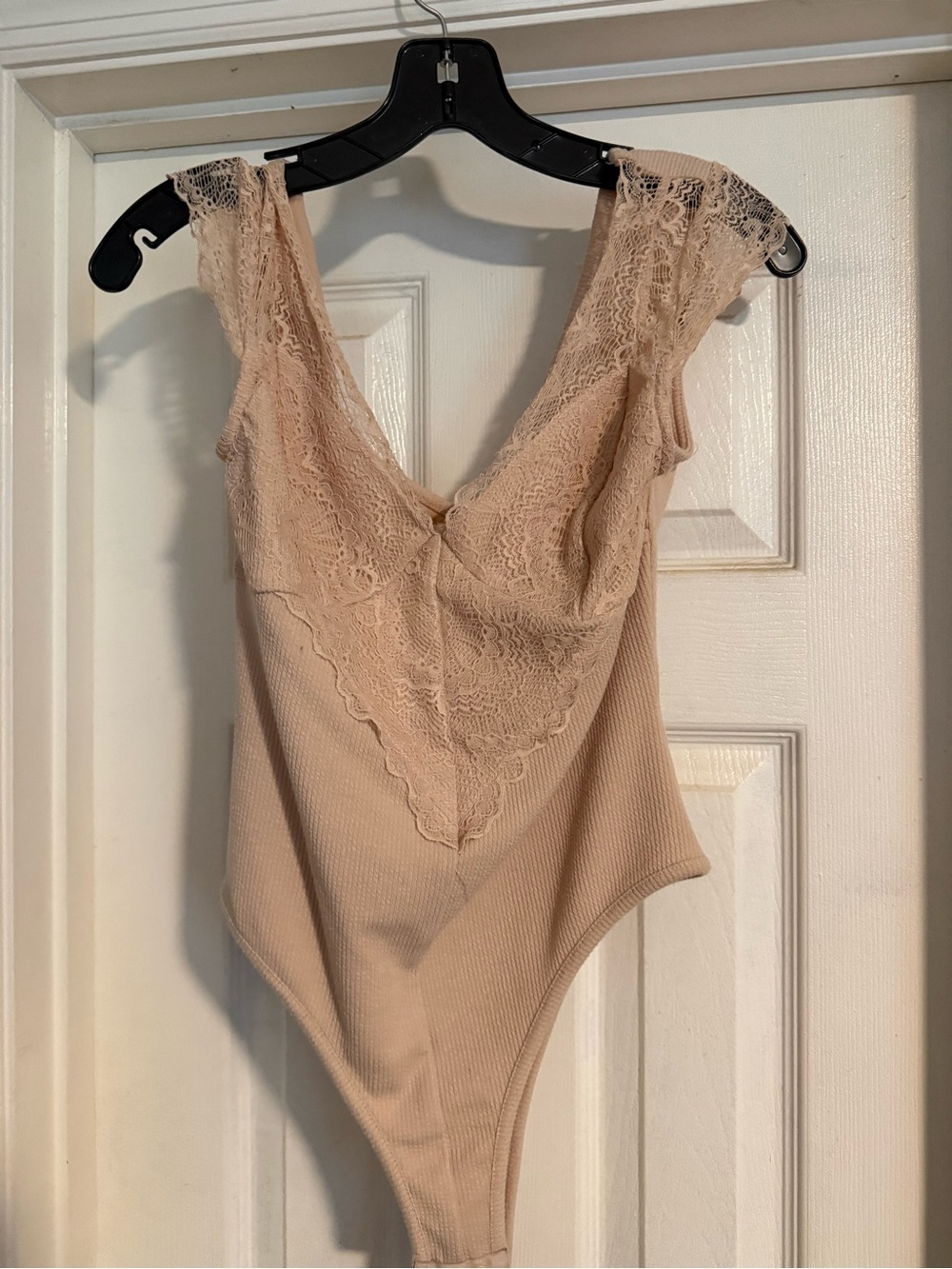 entro Nude Lace-Trim V-Neck Ribbed Bodysuit